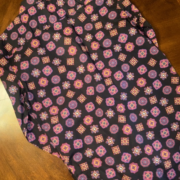 Forever 21 shirt - Picture 2 of 2